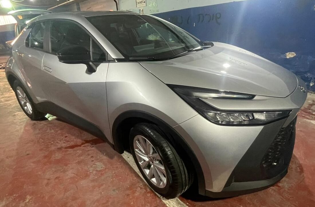 דיטיילינג מלא ל-Toyota C-HR כסוף (7)