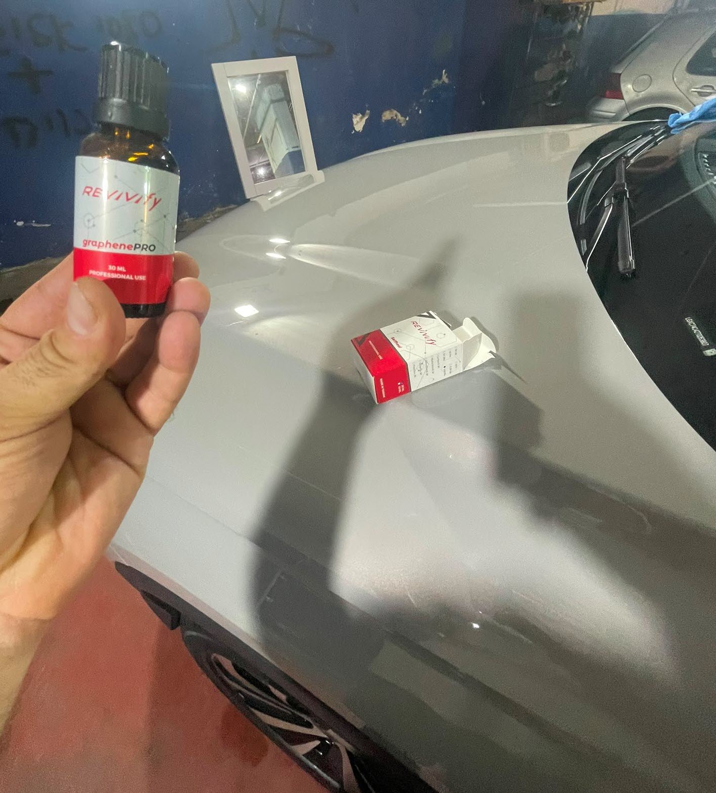 בקבוק Revivify graphenePRO על קפוט ה-BYD לפני הציפוי - 30ml Professional Use