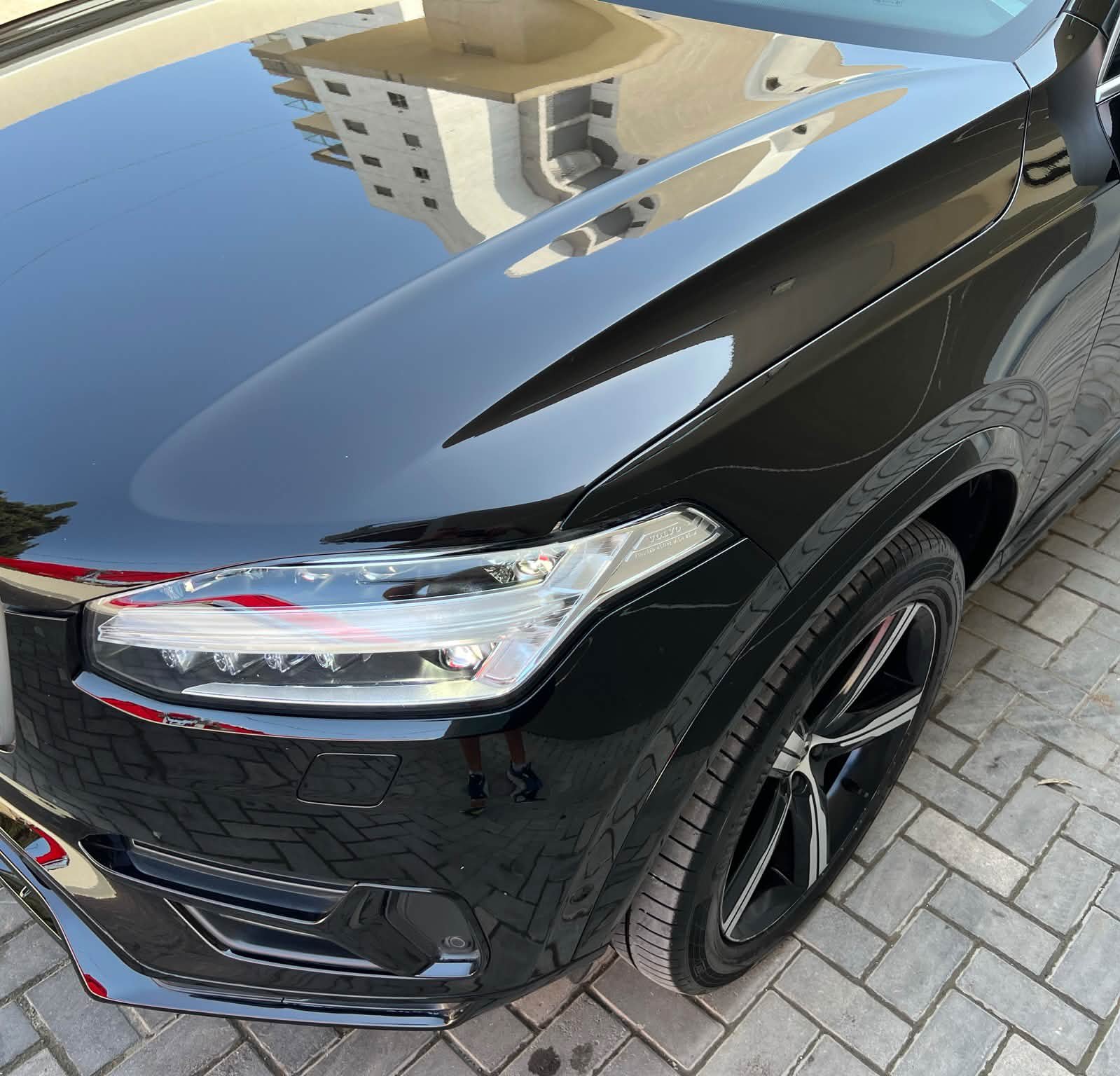 מכסה מנוע של וולוו XC90 אחרי ציפוי ננו קרמי