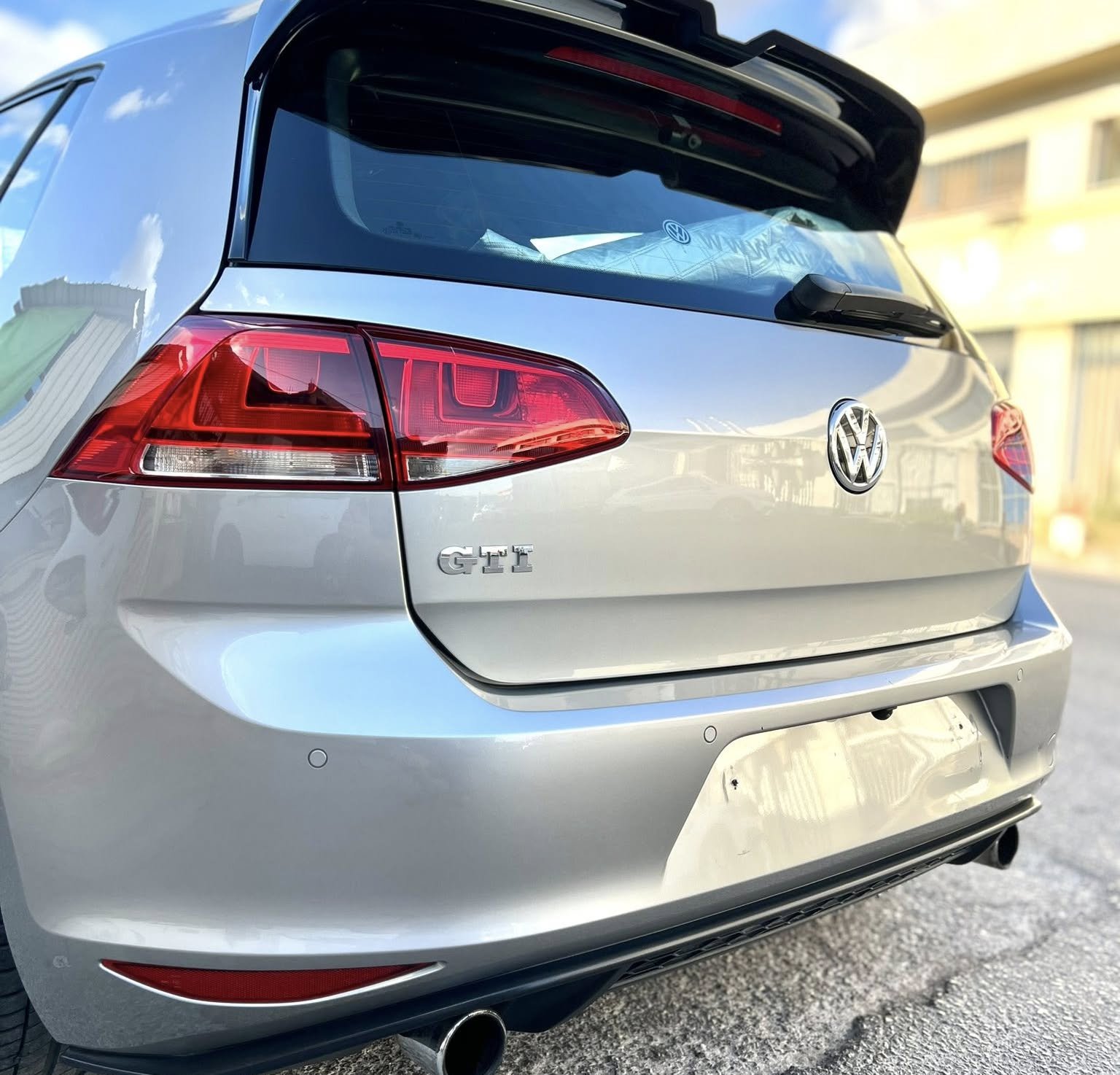 גולף GTI מבט מאחור אחרי פוליש